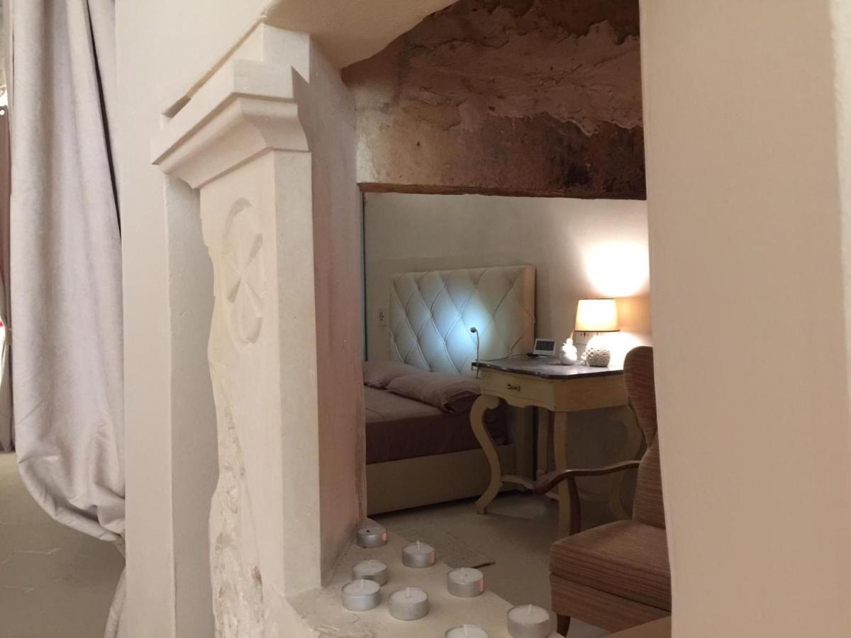 Bed & Breakfast Palazzo De Carlo E Il Parco Dei 7 Pozzi