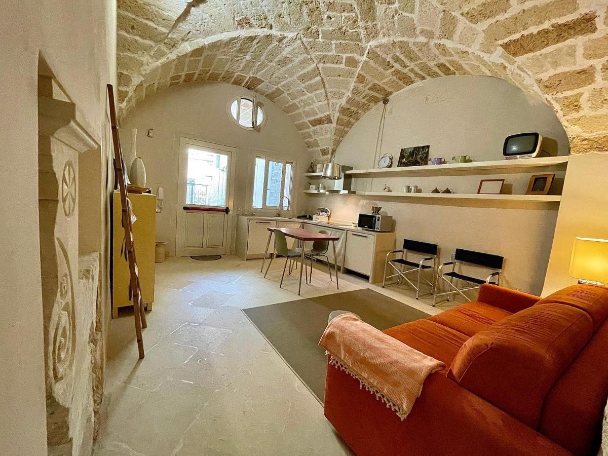Palazzo De Carlo E Il Parco Dei 7 Pozzi Bed & Breakfast