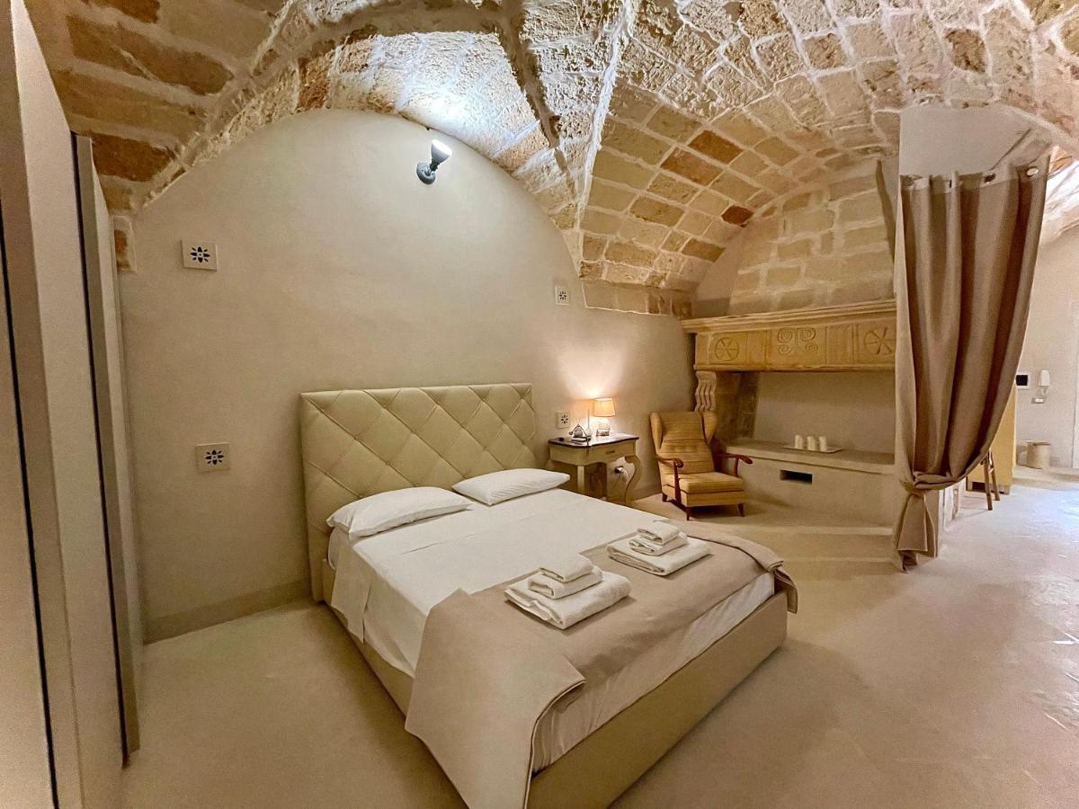 Palazzo De Carlo E Il Parco Dei 7 Pozzi Lecce