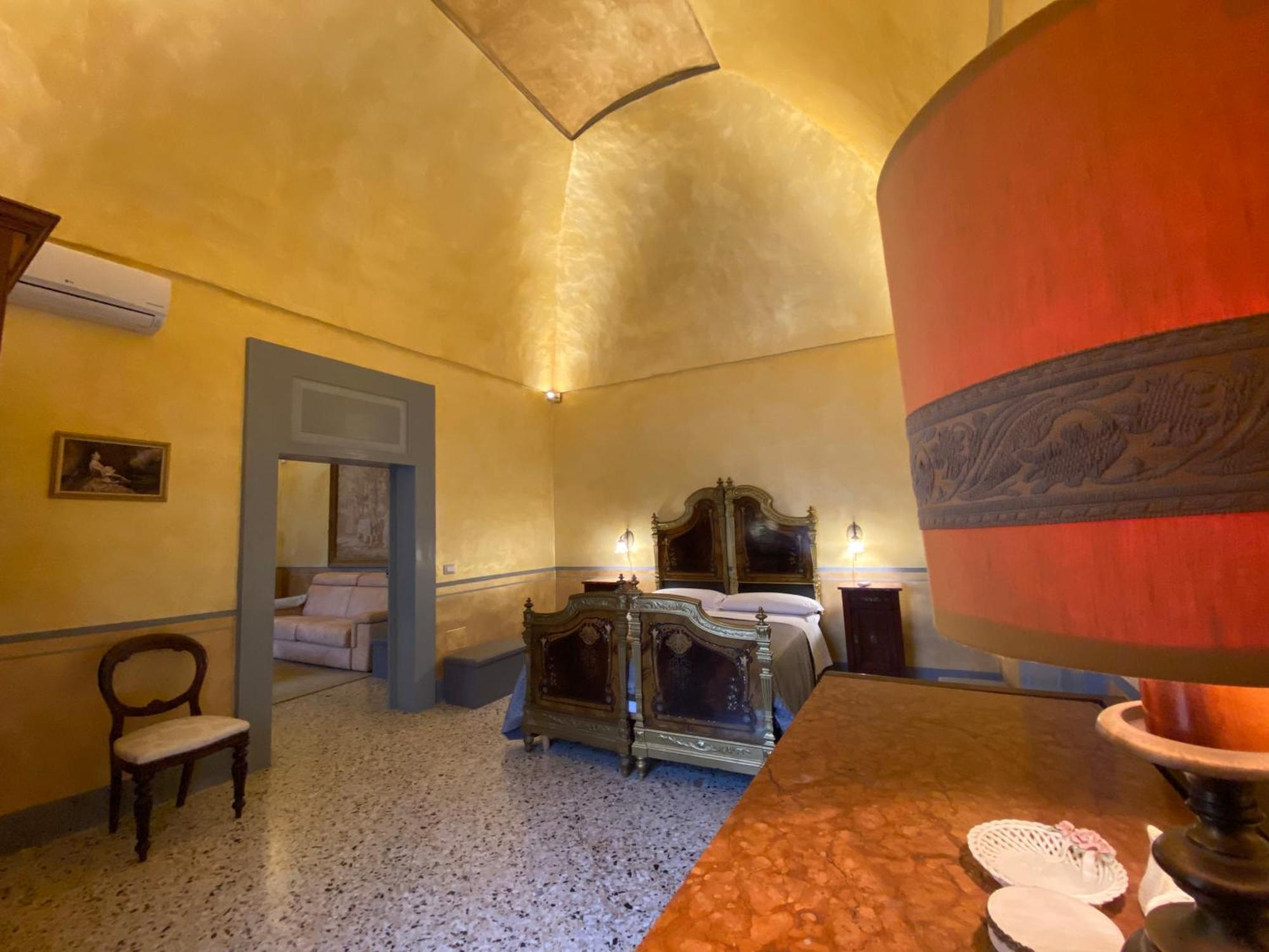 Palazzo De Carlo E Il Parco Dei 7 Pozzi Lecce