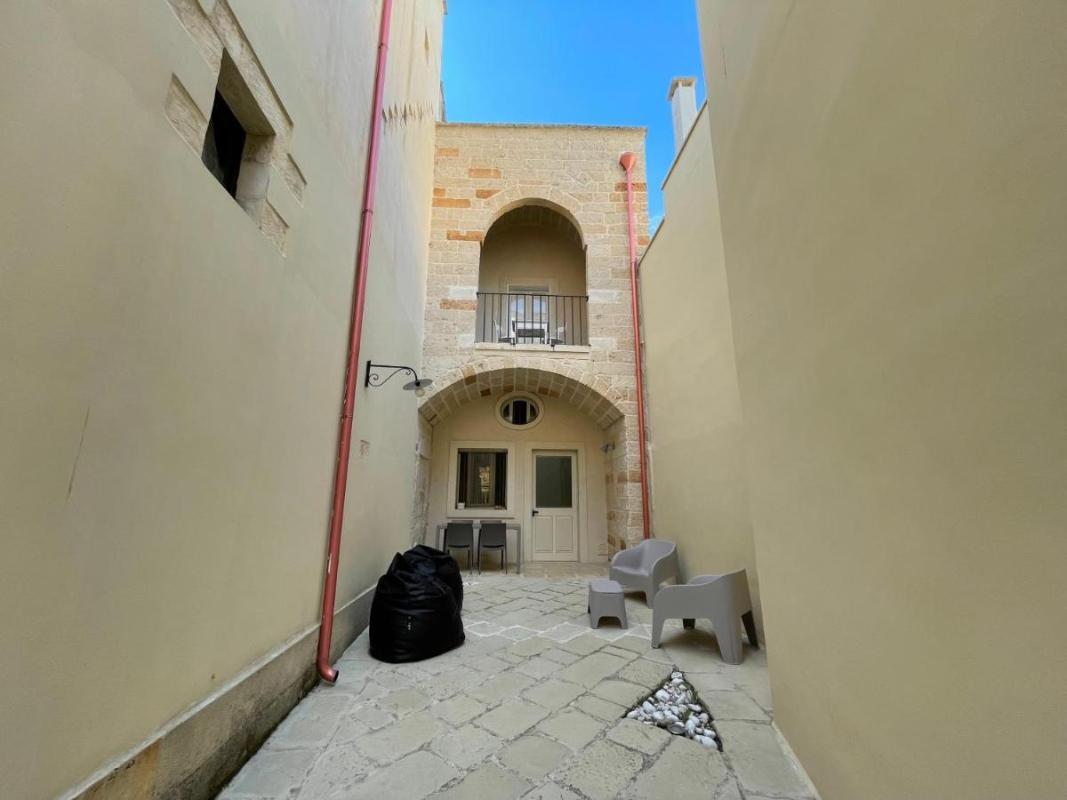 Palazzo De Carlo E Il Parco Dei 7 Pozzi Frühstückspension *